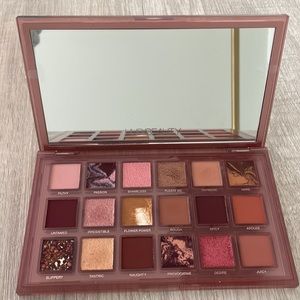 Huda Beauty Naughty Eyeshadow Palette